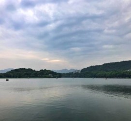 钦州杭州自助游(杭州自助游旅游攻略)
