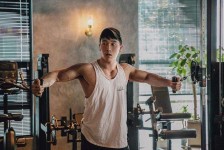 钦州肌肉男模(肌肉男模板)