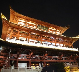 钦州长沙旅游攻略(长沙旅游攻略景点必去长沙美食街)