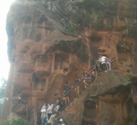 钦州乐山旅游攻略(乐山旅游攻略自由行路线推荐)