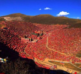 钦州色达旅游攻略(成都到色达旅游攻略)
