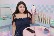钦州胖模(胖模特穿衣搭配图片)
