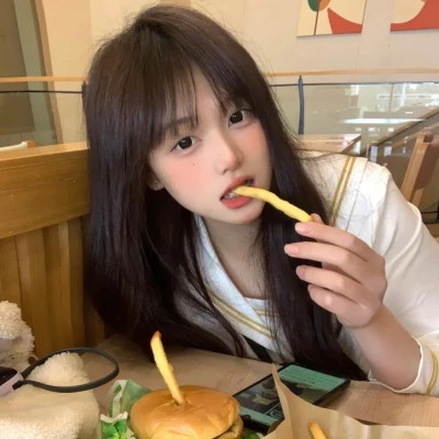 钦州伴游女生李欣怡的资料