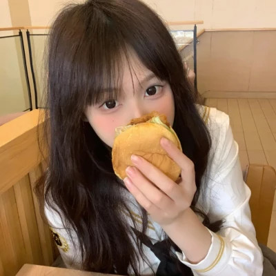 钦州伴游女生李心怡的资料