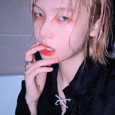 钦州伴游女生樱花漫舞的资料